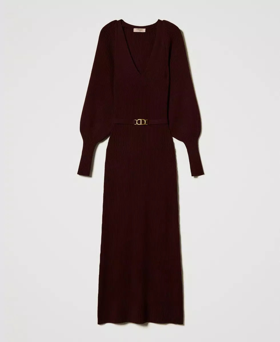 Long burgundy dress with belt