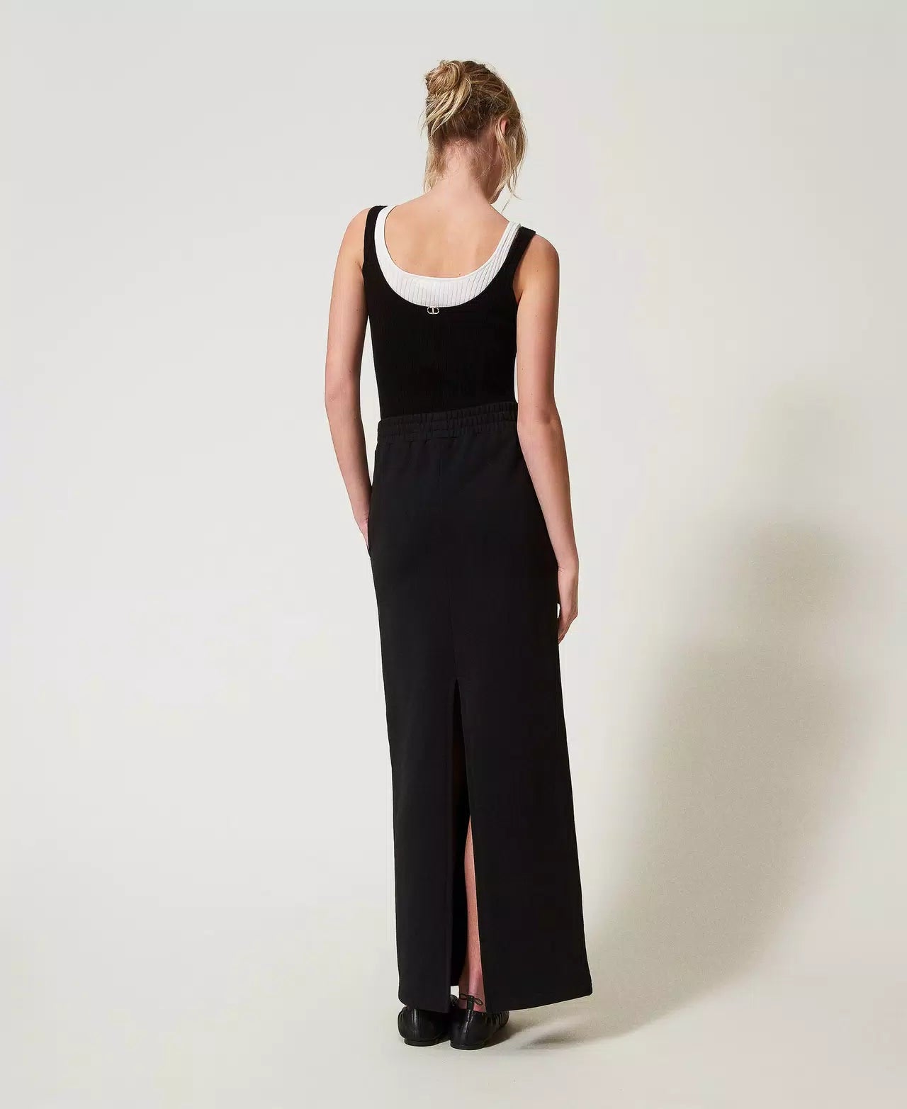 Long skirt with Oval T chain