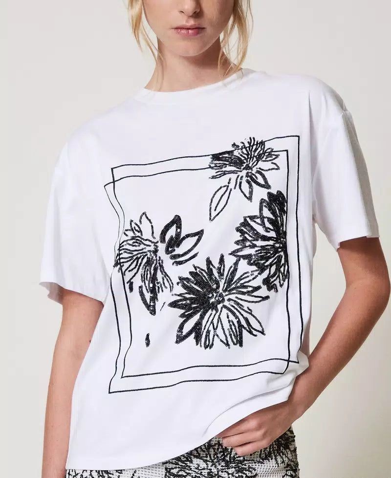 T-shirt with sequin embroidery